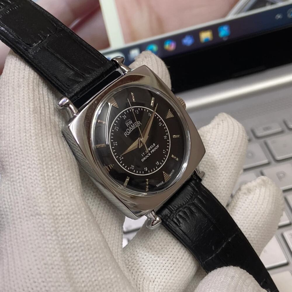 Vintage 1978 Roamer Manual Mens Silver Watch W/Leather Strap & Black accents - Picture 2 of 7